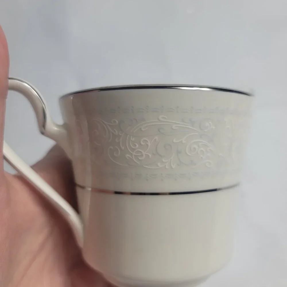Noritake Trudy Creamer Ivory with Blue & White Scrolls #7087